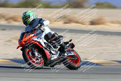 media/Jan-08-2022-SoCal Trackdays (Sat) [[1ec2777125]]/Turn 4 (1145am)/